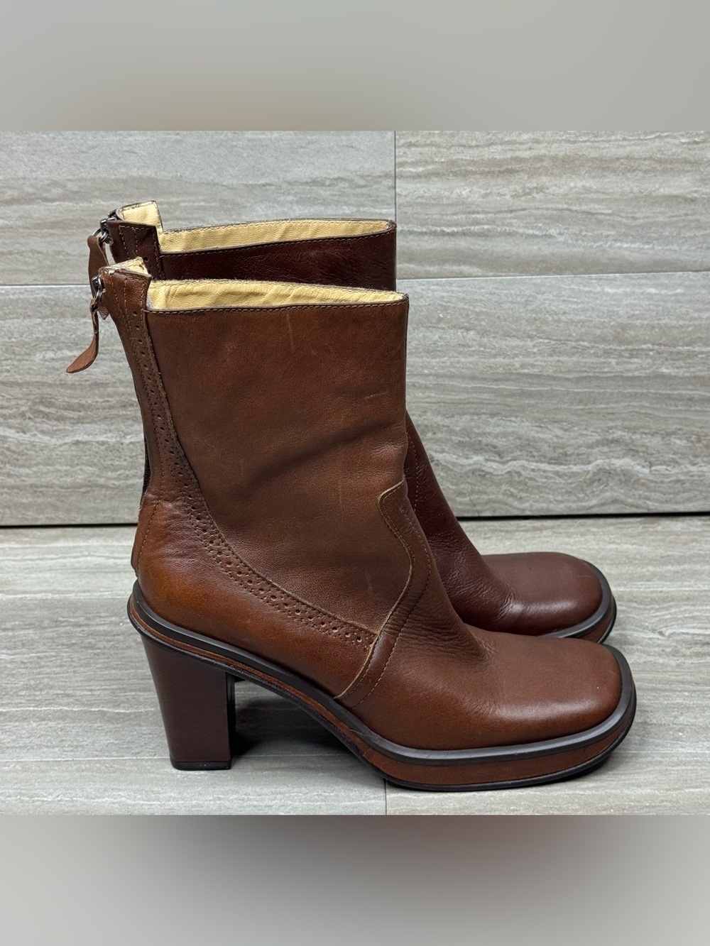 BCBGMaxAzria Y2K Annie Brown Leather Block Heel Mid Boots Size 7